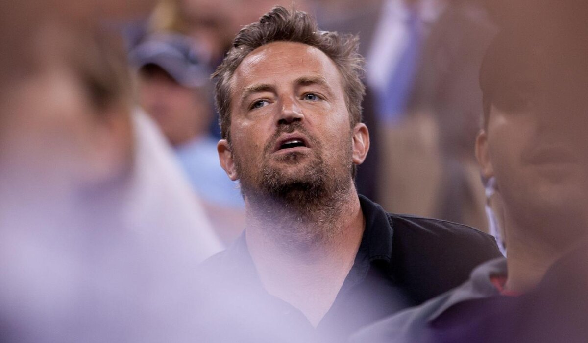     Врач Мэттью Перри признал себя виновным в смерти актера