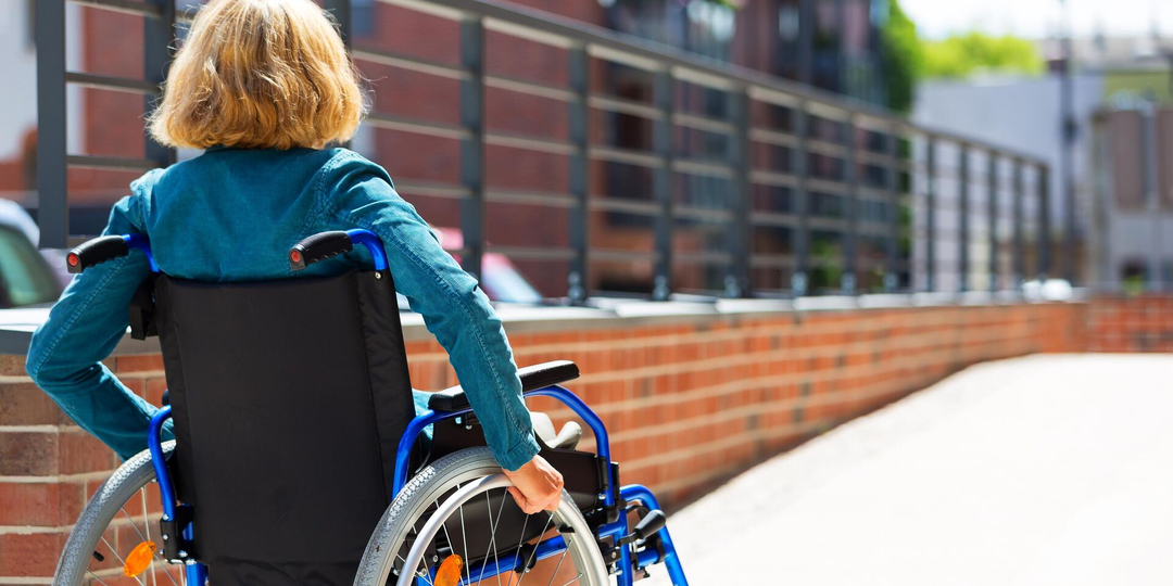 "Надбавка за 1 группу инвалидности в 2025: как получить до 52 000 ₽ к пенсии"