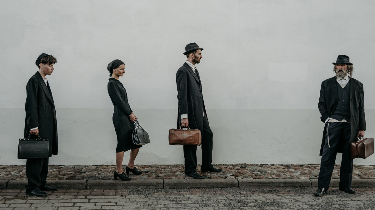 Кадр из фильма "В списках не значился"