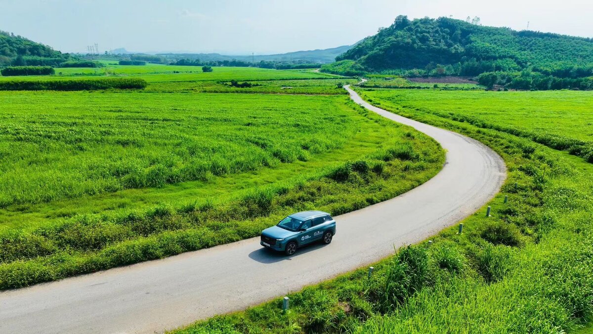 Jaecoo J7 SHS - новый высокоэффективный гибридный кроссовер для глобального рынка.