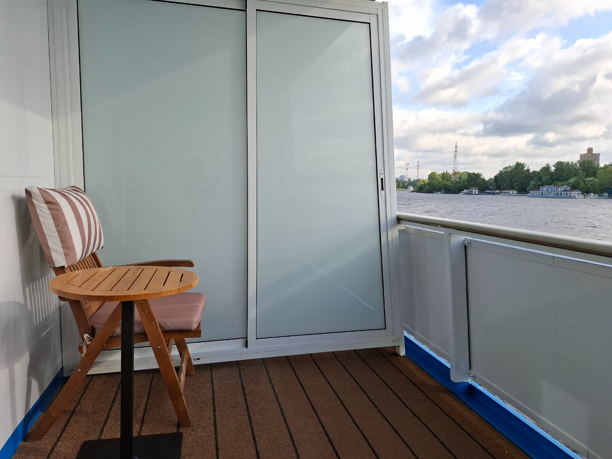 А это - тот самый балкон. Казалось бы, что могло пойти не так?:)