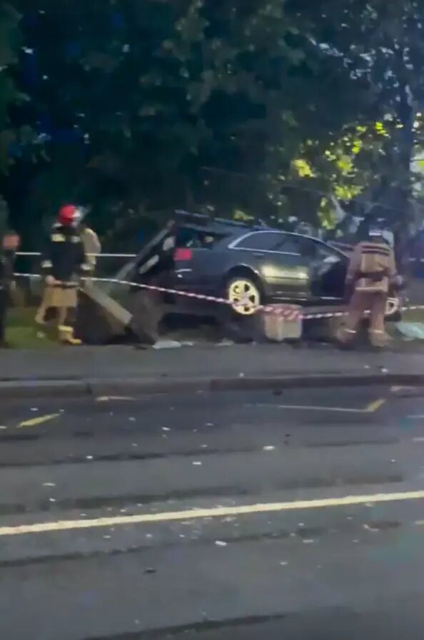    Фото: стоп-кадр видео из группы «Мегаполис ДТП и ЧП | Санкт-Петербург | Питер Онлайн | СПб» в соцсети «ВКонтакте»