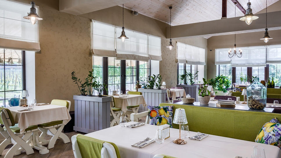 Винодельческие компании активно инвестируют в инфраструктуру для приема гостей.📷Фото: Загородный комплекс «Винотеррия»