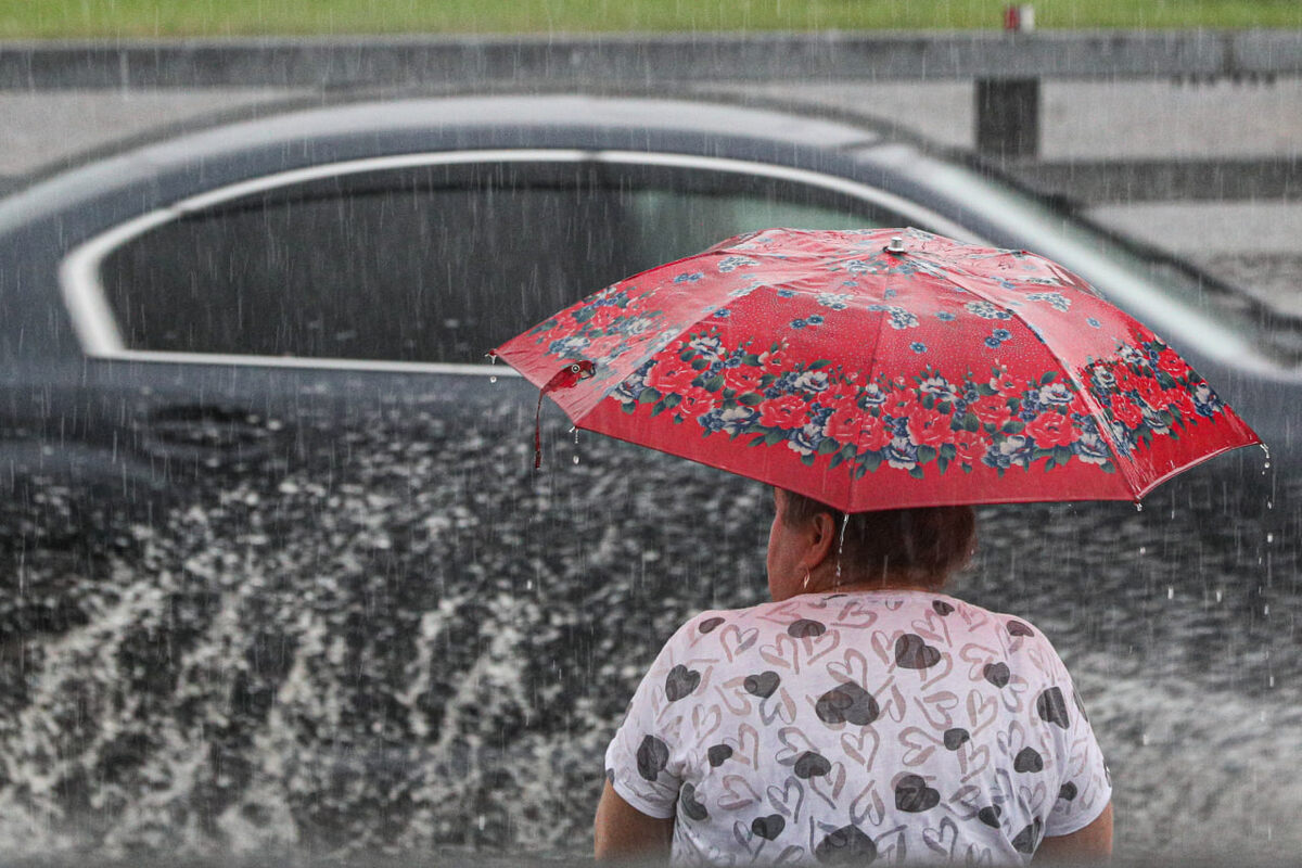    За обливание пешеходов лужей водителю грозит штраф. Фото: Bulkin Sergey / news.ru / www.globallookpress.com
