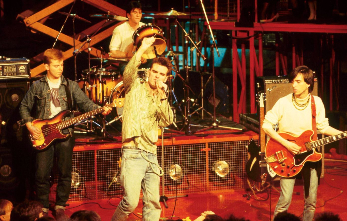 The Smiths выступают в 1984 году. Фото: Пит Кронин/Redferns/Getty Images