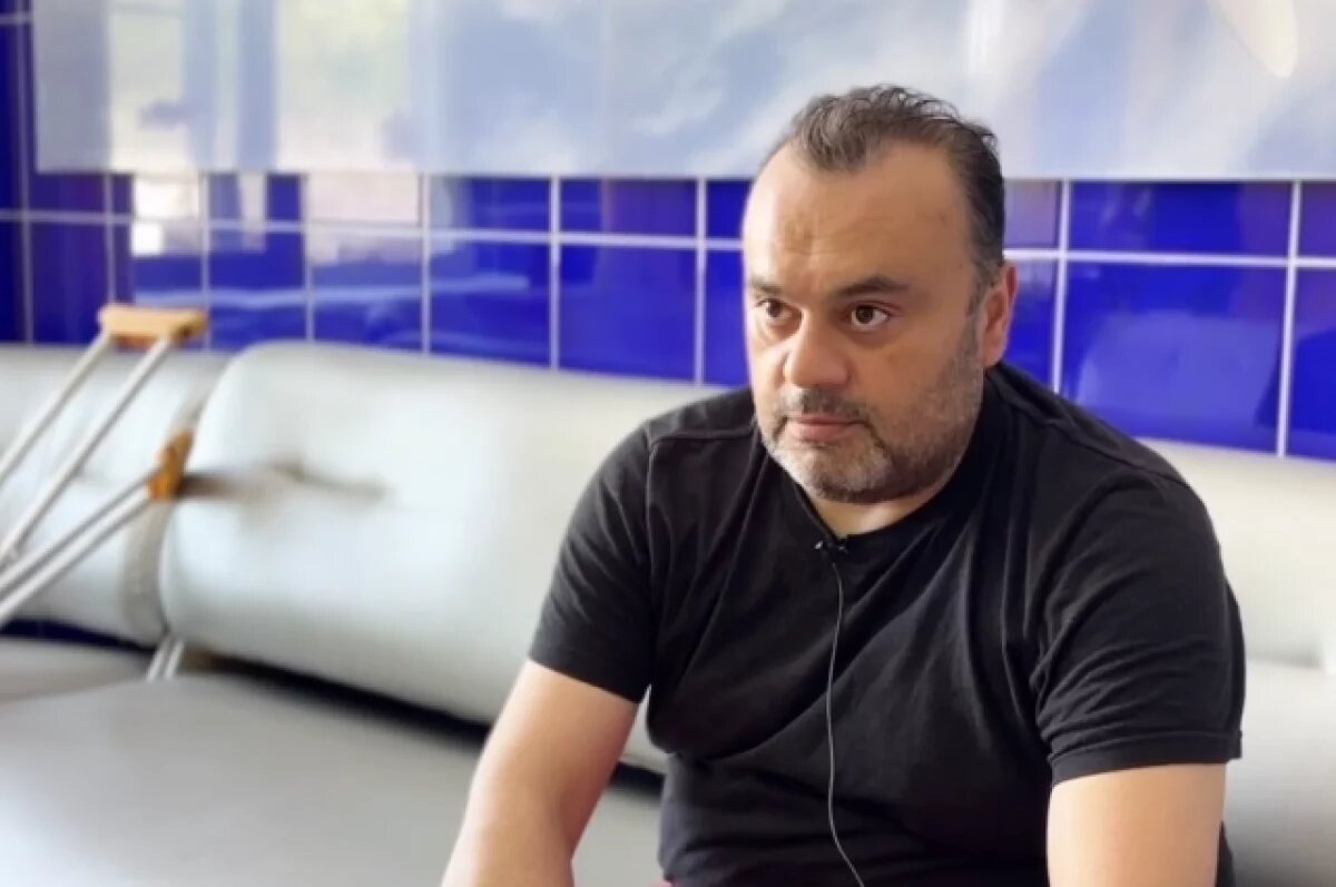    Пациент из-за болезни не мог элементарно обслуживать себя в быту, однако теперь он может ходить сам.