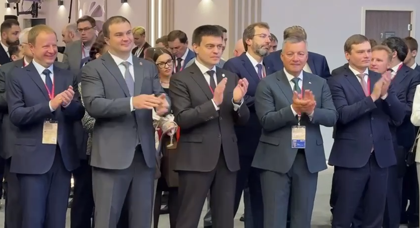     На стенде Красноярского края на ПМЭФ объявили номинантов премии «Глобальная энергия»