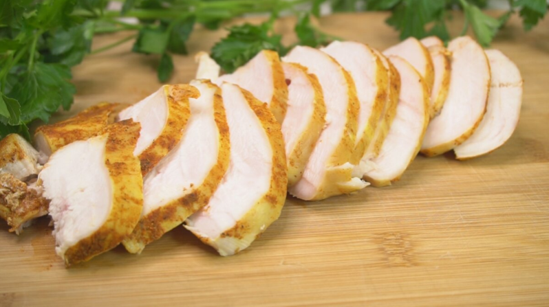 Как я готовлю мясо вместо колбасы на бутерброды без духовки: не нужна фольга и рукав для запекания.