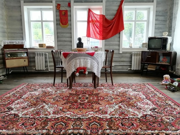 Память редактирует боль.
И оставляет нам только чувство порядка.

