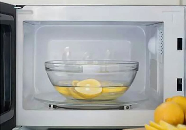 Лимон от избавления запаха в микроволновке. Источник фото fb.ru