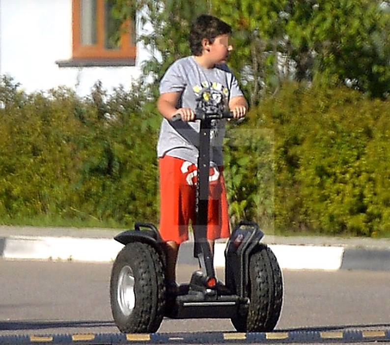 Сын Николая Баскова Бронислав. Фото: warball.ru