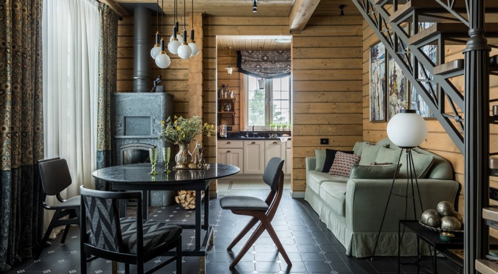 Дом-шкатулка 132 м² для семьи дизайнера с винтажными и антикварными предметами