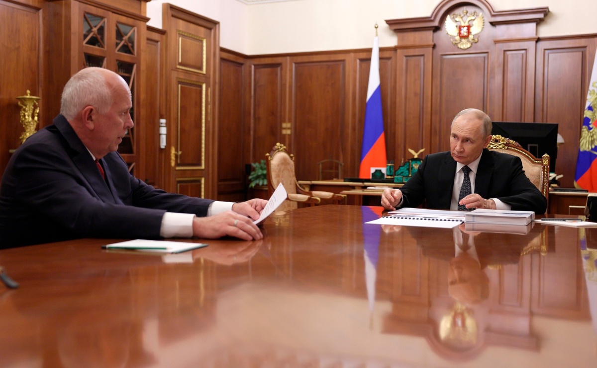 © kremlin.ru /  CC BY 4.0 (Встреча президента РФ Владимира Путина с главой госкорпорации «Ростех» Сергеем Чемезовым, 17.06.2025)