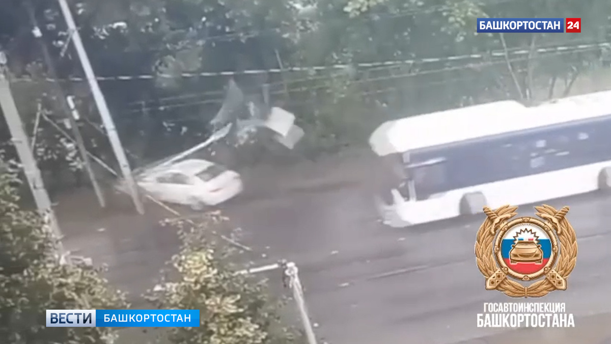    Момент жуткого смертельного ДТП с участием BMW на Сельской Богородской в Уфе попал на видео