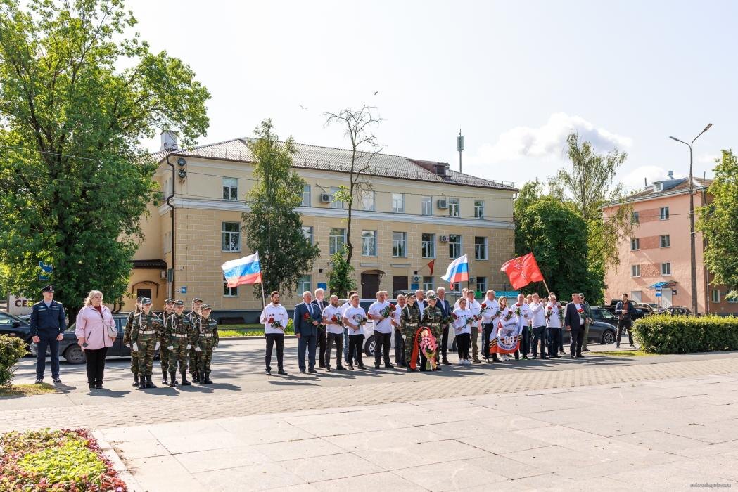 Участники юбилейного автопробега «Дорогами Победы» впервые посетили Псков
Фото: пресс-служба Псковского областного Собрания депутатов