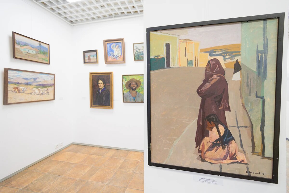    На выставке «Художник сурового стиля. Виктор Иванов». Фото: «Республика» / Михаил Никитин