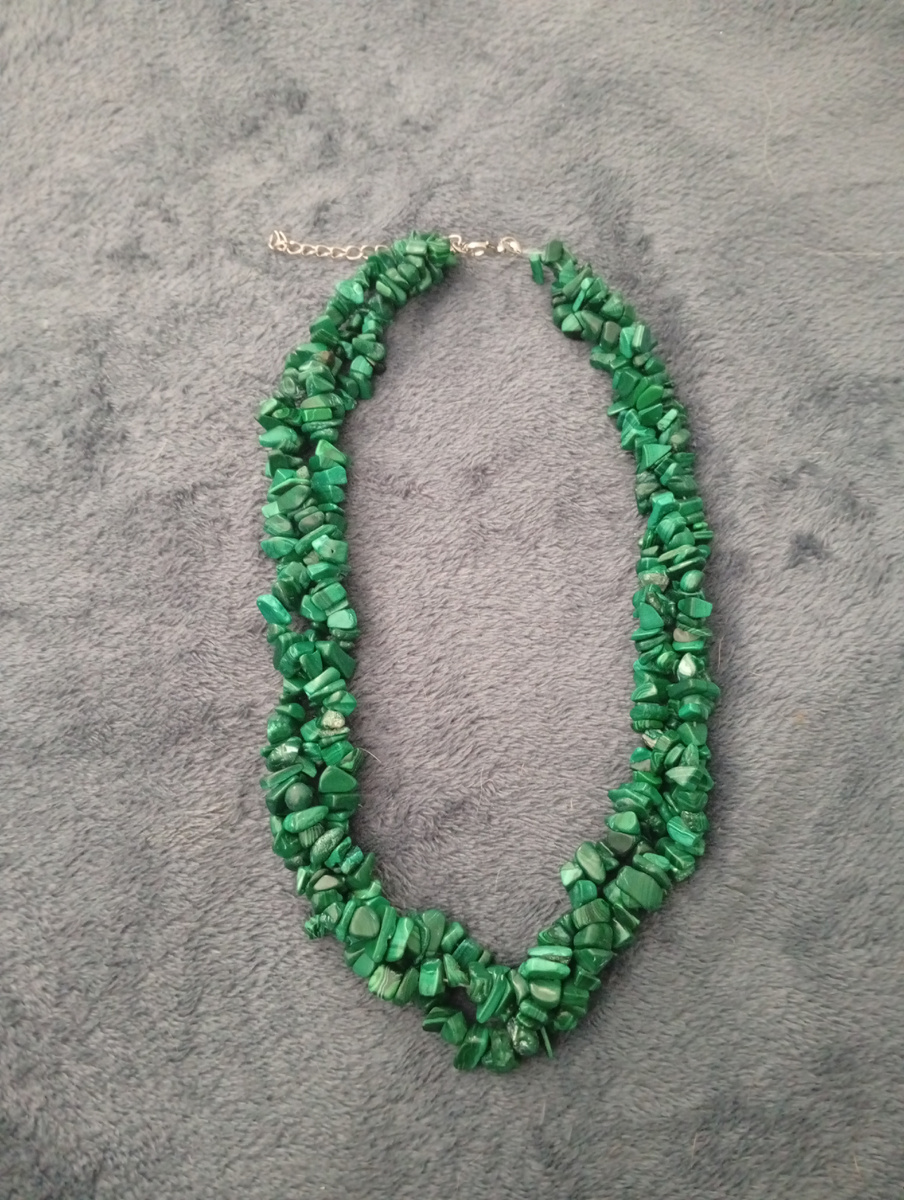 Мои бусы из малахитовой крошки. 