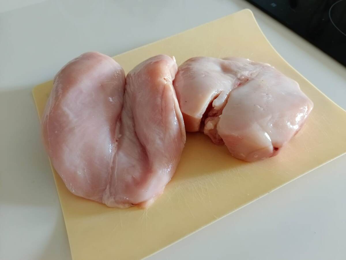 Куриная грудка (сырая) для приготовления (варка/жарка).