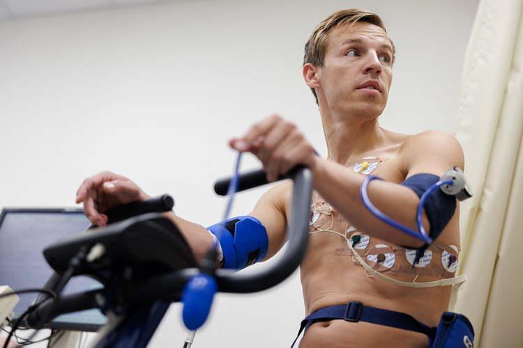    Дмитрий Кабутов: «У меня нет лишних килограммов».   
Фото: «БИЗНЕС Online»