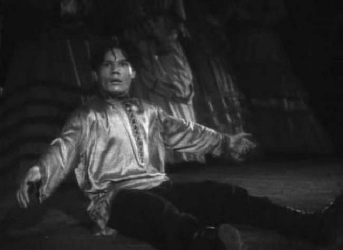 Пуговкин в картине "Дело Артамоновых" после которой он отправился на фронт