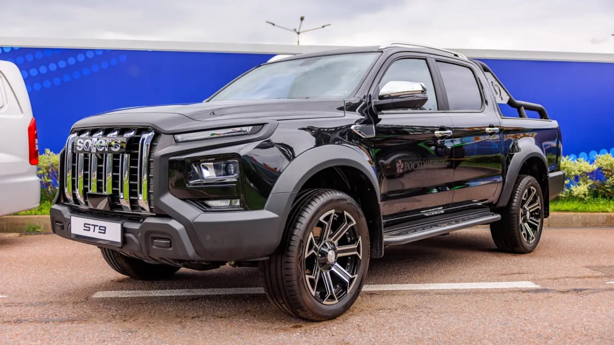 Фото A. Krivonosov для 32CARS.RU / ПМЭФ-2025  📷
