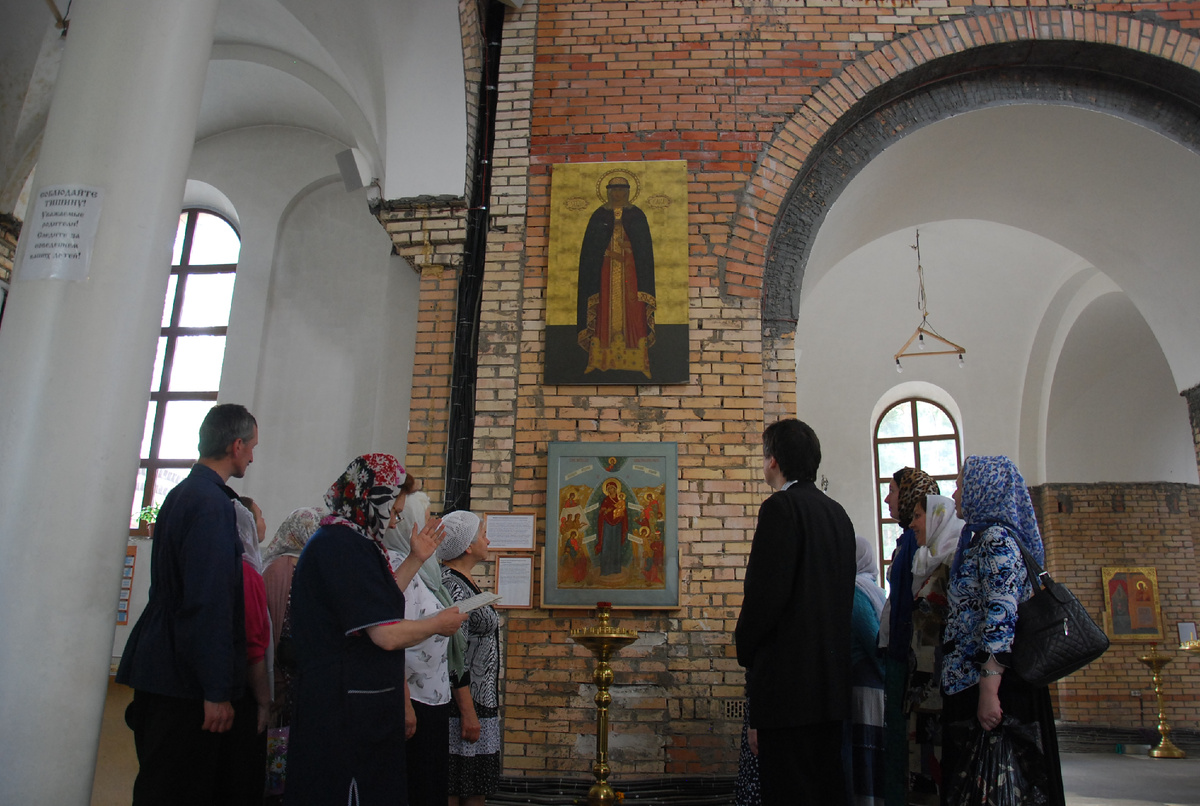 Ирина Комарова во время рассказа о святой Ольге