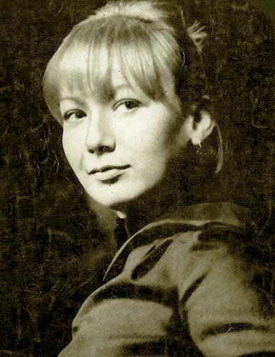 Елена Коренева в молодости
