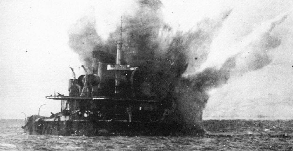 Обстрел броненосца "Чесма"