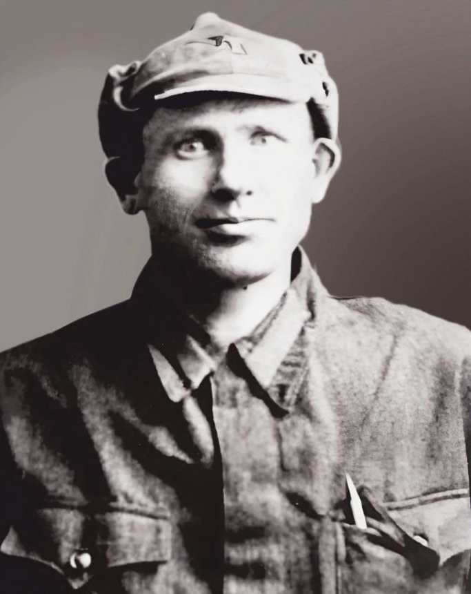 Абдуллин Халил Абдулович (1906–1941) воевал на Финской войне, в июле 1941 года добровольцем ушел на фронт