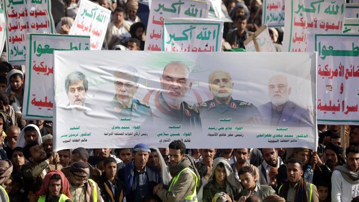 Акция сторонников хуситов против США и Израиля в Йемене. Фото: YAHYA ARHAB. ТАСС/EPA