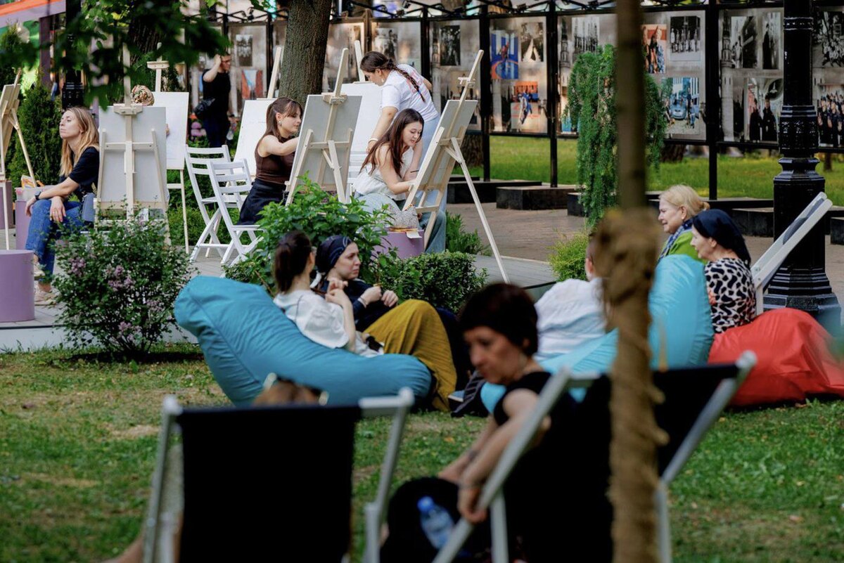 Гостей ждут концерты, спектакли, мастер-классы, танцевальные вечеринки и многое другое. Пресс-служба Департамента торговли и услуг города Москвы 