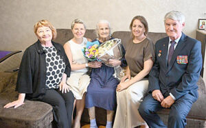 Т.И. Троицкая, Ю.Н. Семикова, А.В. Косякова, О.Н. Пушкина, Г.А. Поздняков (слева направо). Администратор  📷
