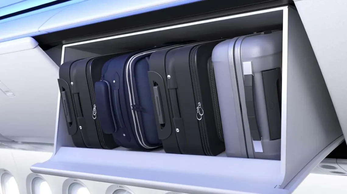 Забитая багажная полка в самолёте. Фото с сайта https://ttgbaltic.eu/