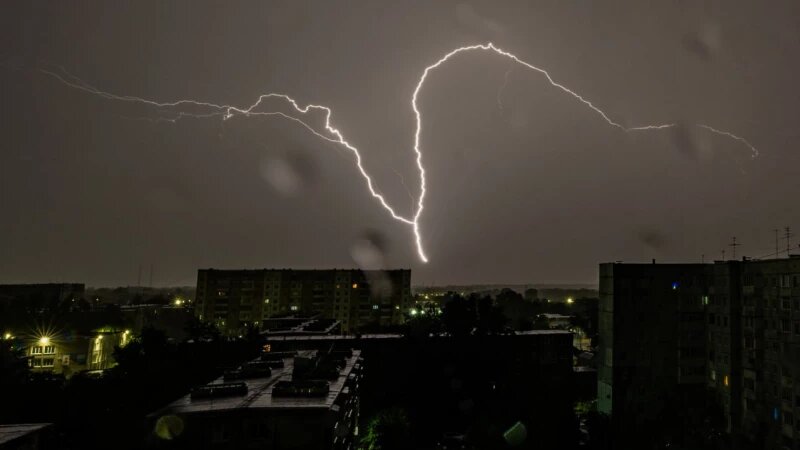     Восходящая молния на Алтае. Евгений Храпко