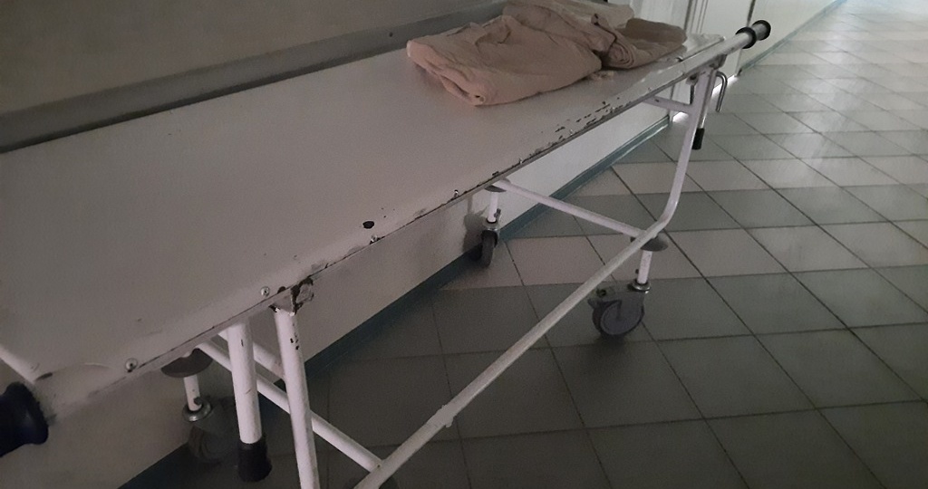 Перекошенные лица покойников и надругательство над трупами: сызранский морг оказался в эпицентре скандала