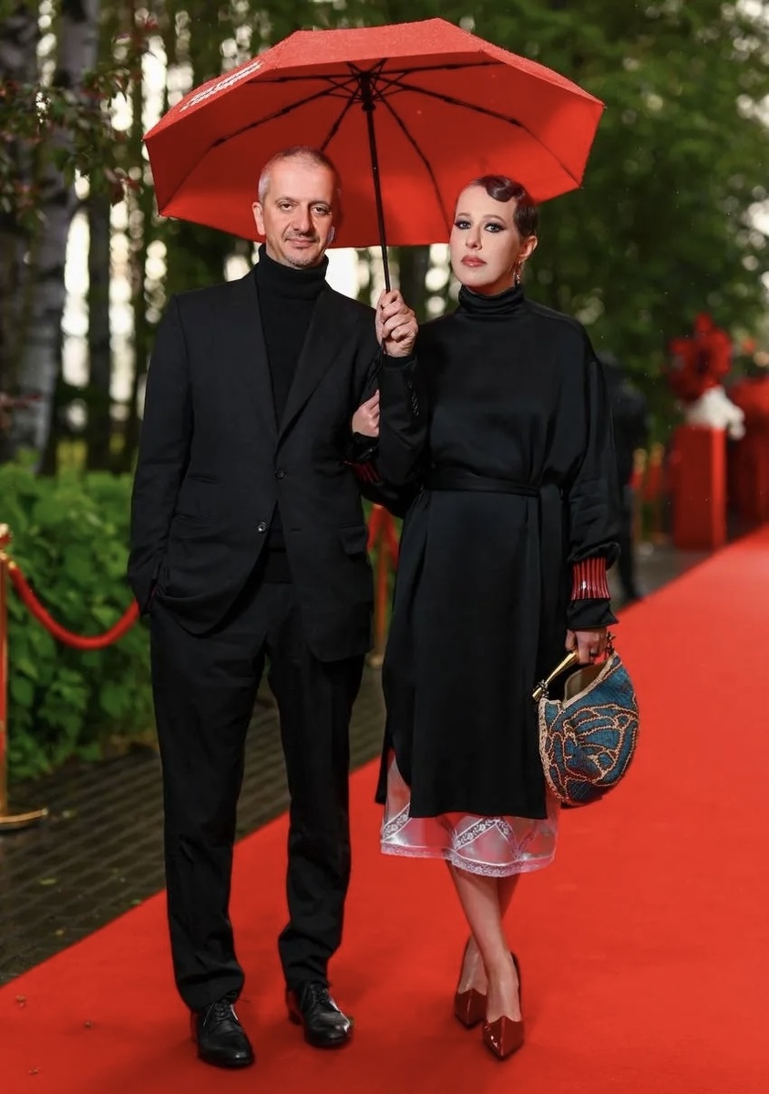 Ксения Собчак и Константин Богомолов на ПМЭФ. Фото: spletnik