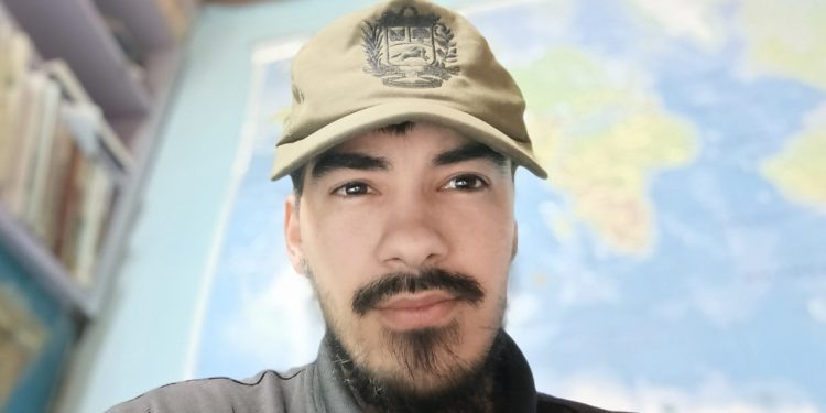    Тадео Кастельоне, журналист, эксперт по международным отношениям