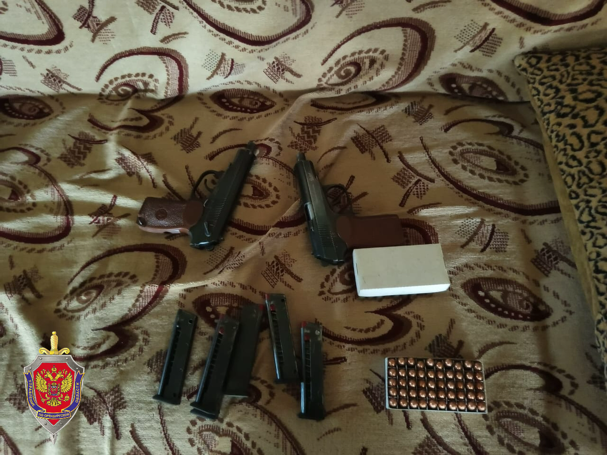     Житель Бузулука организовал дома оружейную мастерскую Оренбуржье
📷    Житель Бузулука организовал дома оружейную мастерскую Оренбуржье
📷    Житель Бузулука организовал дома оружейную мастерскую Оренбуржье
