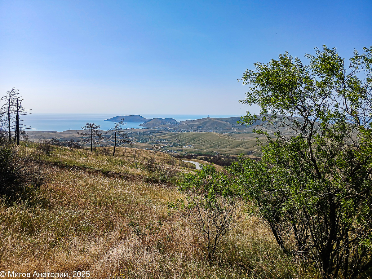 Вид на Двуякорную бухту.