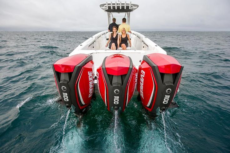 Лодочный мотор Evinrude. Фото из открытых источников.