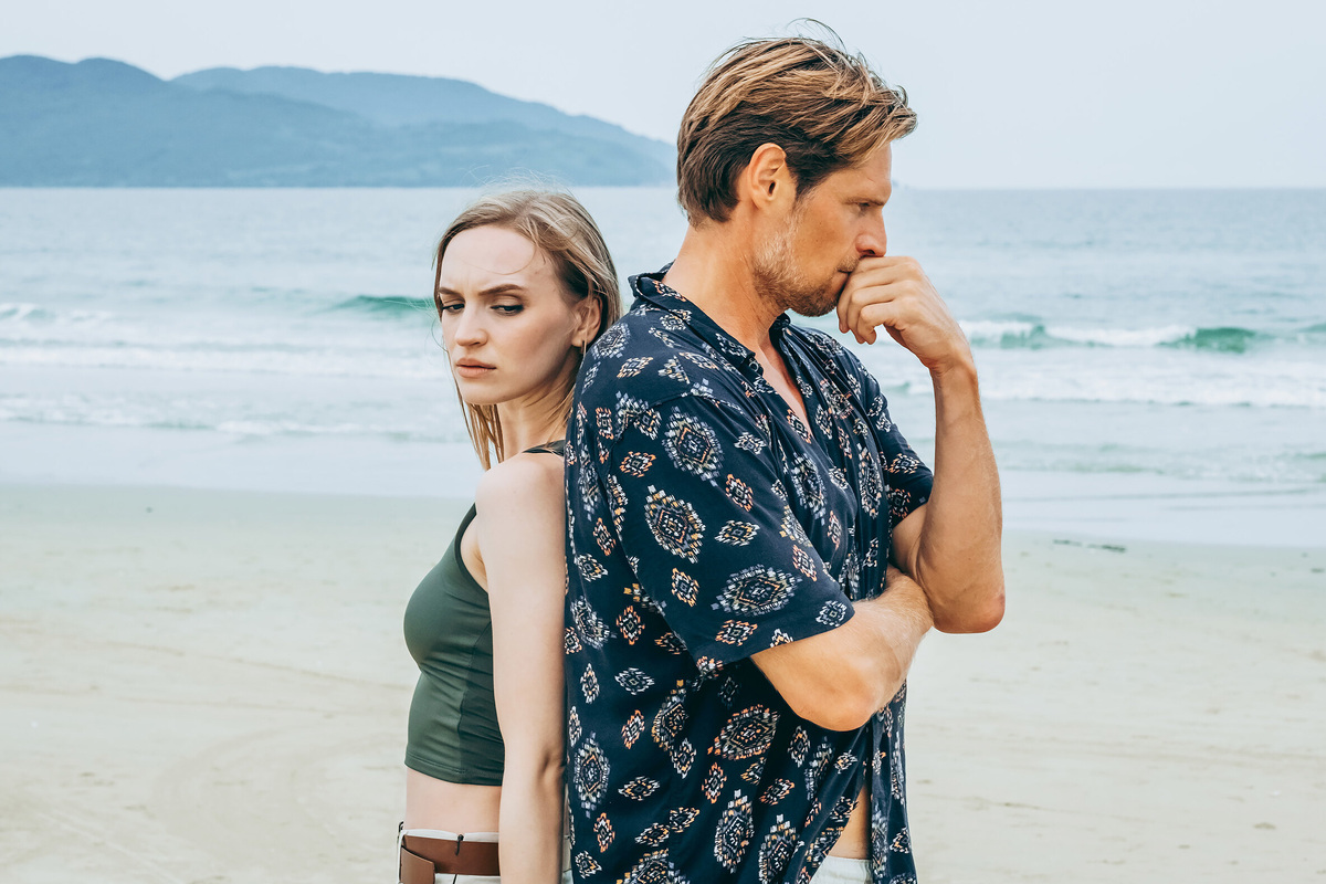     Почему мы тянем время, даже когда знаем, что надо уйти? О токсичных отношениях и ловушках сознания