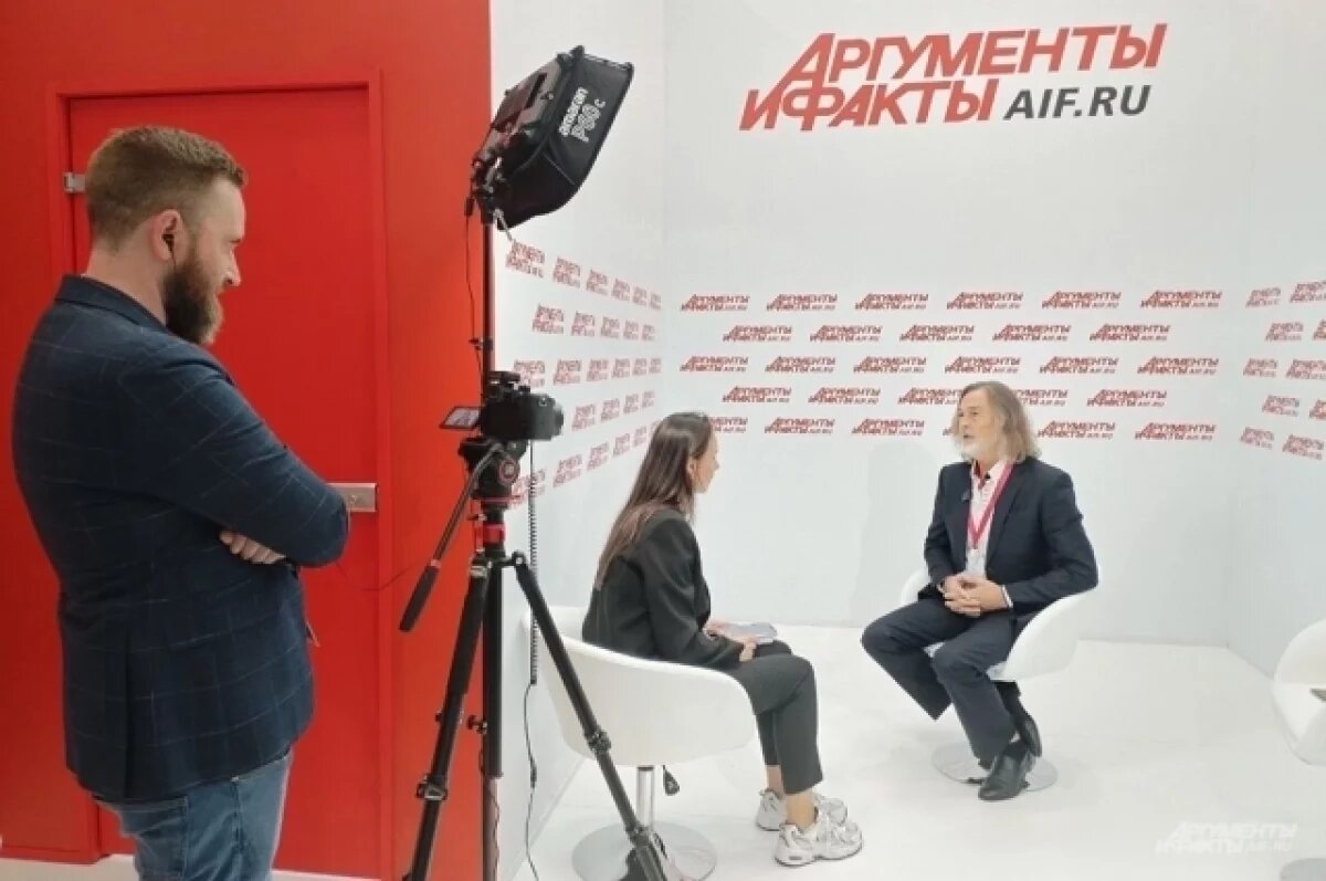    Никас Сафронов признался, что молился, когда рисовал портрет Трампа