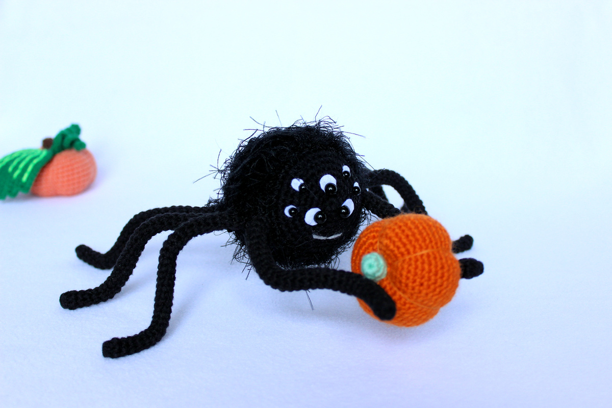 паук амигуруми