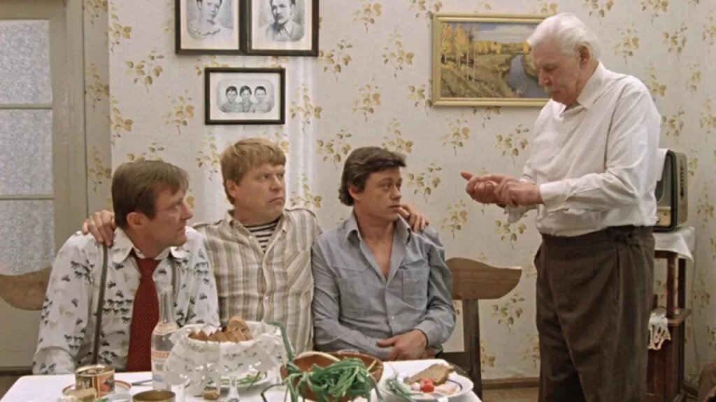 Кадр из фильма «Белые росы»