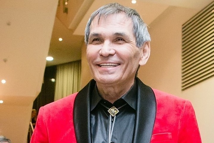 Бари Алибасов