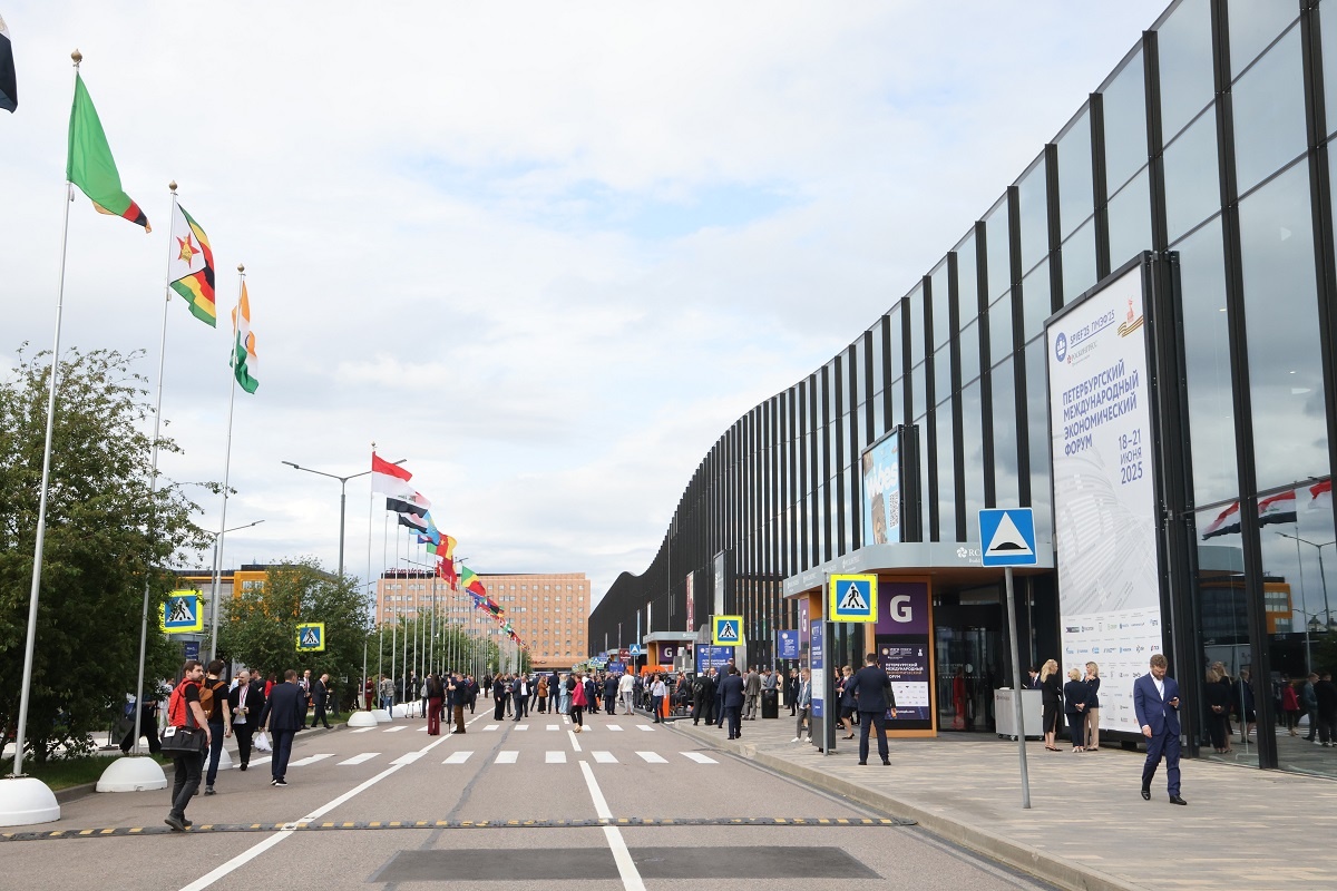    На заседании «Клуба губернаторов» эксперты обсудили социальную архитектуру как практику взаимодействия власти, бизнеса и граждан для решения общественно значимых задач регионов