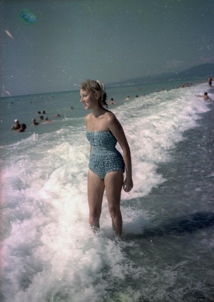 На пляже. Иван Шагин, 1957 - 1958 год, Краснодарский край, г. Сочи, МАММ/МДФ.
