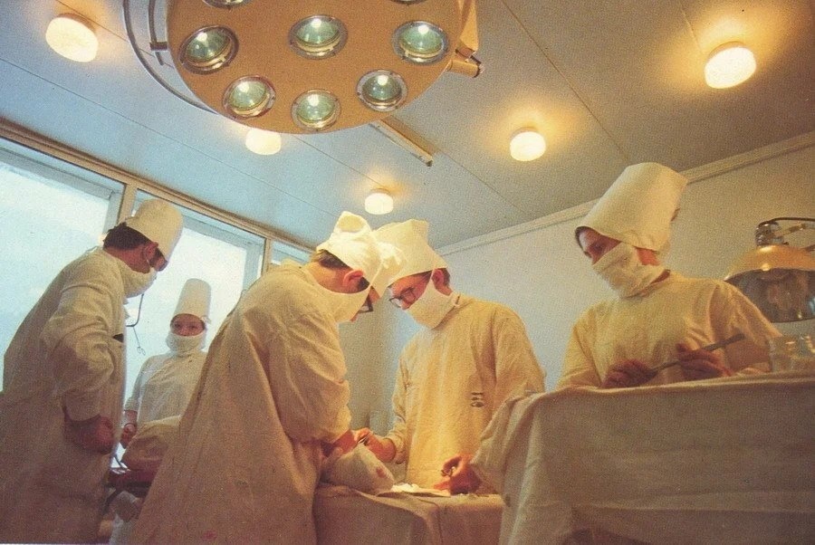 Фото из интернета. В операционной.