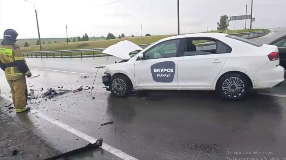    Авария на трассе. Источник: t.me/vkurse22