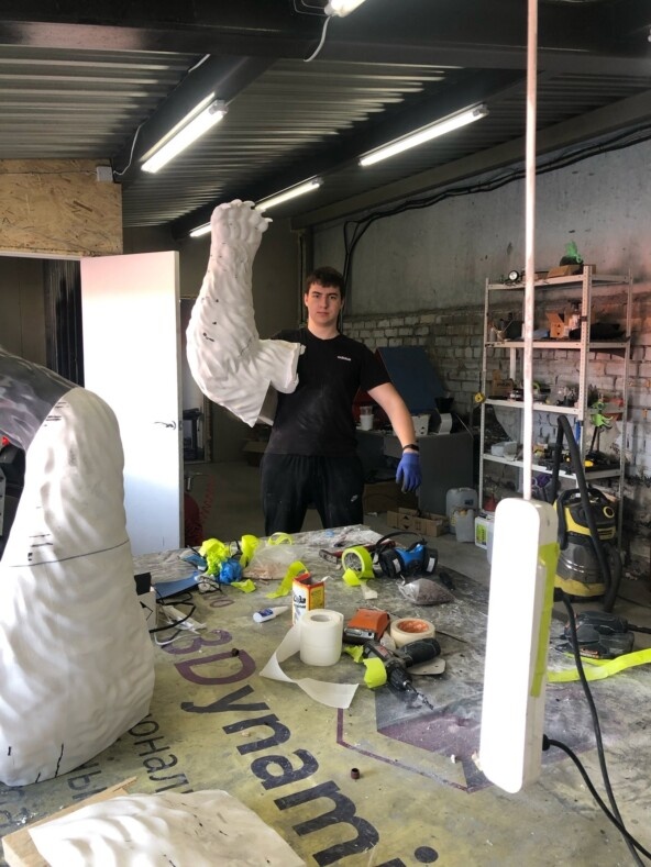 Но сначала введу вас в курс дела.